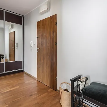 Ts New Town Comfy & Roomy Apartamento